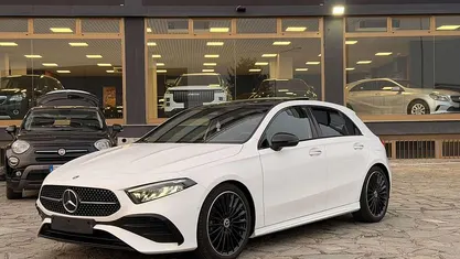 Usata Mercedes A180 AMG Line Premium 116 CV (85 kW) 2023 Bianco Berlina