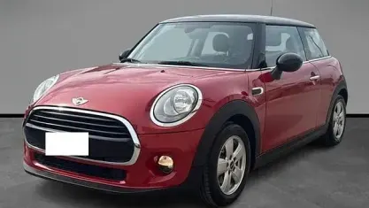 Usata Mini Cooper D 116 CV (85 kW) 2017 Blazing red ii metallic Utilitaria