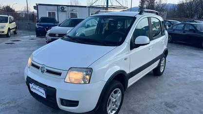 Usata 2011 Fiat Panda 4x4 Climbing Due volumi | 5400 € (Buon prezzo)