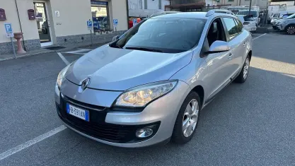 Usata Renault Mégane GrandTour Dynamique 110 CV (80 kW) 2013 Grigio Station wagon
