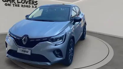 Usata Renault Captur Intens 101 CV (74 kW) 2023 Grigio chiaro SUV