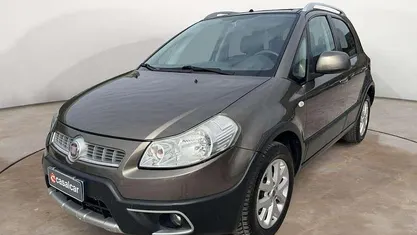 Grigio Usata 2009 Fiat Sedici Emotion SUV | 4200 € (Buon prezzo)