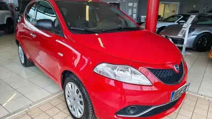 Usata Lancia Ypsilon S 95 CV (69 kW) 2018 Rosso Utilitaria