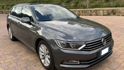 Usata VW Passat Comfortline 150 CV (110 kW) 2015 Grigio Station wagon