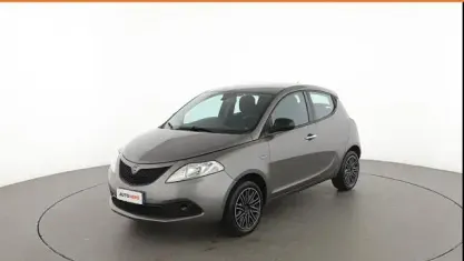 Usata Lancia Ypsilon Gold 70 CV (51 kW) 2019 Grigio Utilitaria