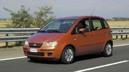 Argento Usata 2011 Fiat Idea Emotion Monovolume | 3900 € (Buon prezzo)