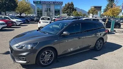 Grigio scuro Usata 2019 Ford Focus Station wagon | 11.900 € (Cara)