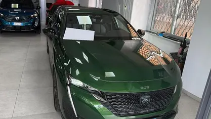 Usata Peugeot 308 GT 131 CV (96 kW) 2024 Berlina