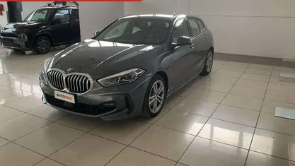 Grigio Usata 2020 BMW 118 M Sport Due volumi | 24.499 € (Buon prezzo)
