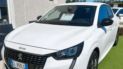 Usata Peugeot 208 Allure 101 CV (74 kW) 2022 Bianco Utilitaria