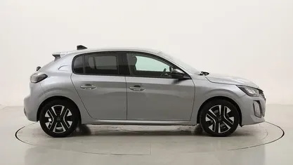 Usata Peugeot 208 Allure 101 CV (74 kW) 2025 Utilitaria