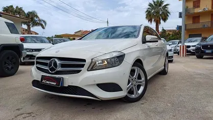 Argento Usata 2015 Mercedes A200 Tre volumi | 7990 € (Ottimo prezzo)
