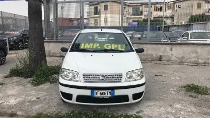 Usata Fiat Punto Classica 60 CV (44 kW) 2009 Bianco Utilitaria