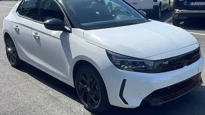 Bianco Nuova 2025 Opel Corsa Due volumi | 17.350 € (Ottimo prezzo)