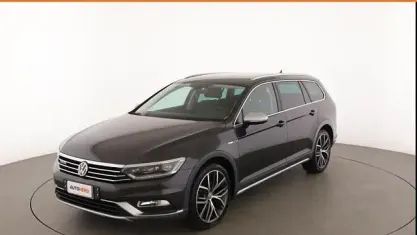 Usata VW Passat Alltrack 240 CV (176 kW) 2018 Grigio Station wagon