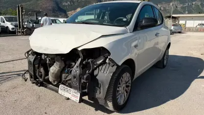 Usata Lancia Ypsilon 85 CV (62 kW) 2014 Grigio Utilitaria