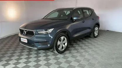 Usata Volvo XC40 Momentum 129 CV (94 kW) 2021 Blu SUV