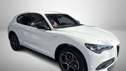 Generico Usata 2023 Alfa Romeo Stelvio Veloce SUV | 34.900 € (Buon prezzo)