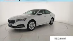 Bianco luna metallizzato Usata 2022 Skoda Octavia Style Tre volumi | 19.400 € (Ottimo prezzo)