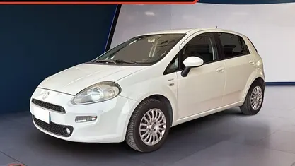 Bianco Usata 2013 Fiat Punto Lounge Tre volumi | 5400 € (Buon prezzo)