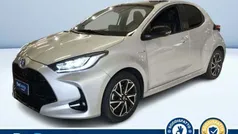 Argento Usata 2021 Toyota Yaris Hybrid Lounge Tre volumi | 19.300 € (Buon prezzo)
