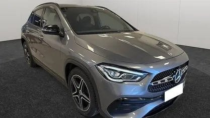 Grigio Usata 2023 Mercedes GLA200 Premium SUV | 38.900 € (Buon prezzo)