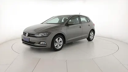 Usata VW Polo Comfortline 75 CV (55 kW) 2018 Limestone grey metallizzato Utilitaria
