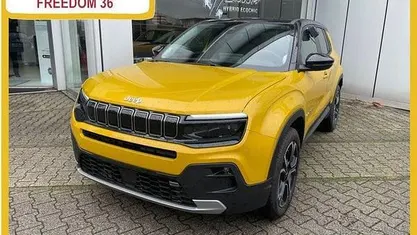 Usata Jeep Avenger Altitude 101 CV (74 kW) 2024 Giallo/tetto nero SUV