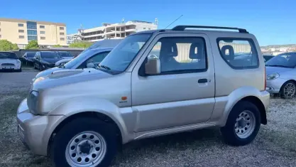 Usata Suzuki Jimny 86 CV (63 kW) 2005 Oro SUV