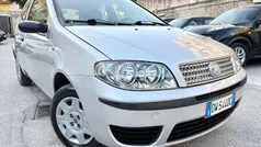 Usata 2009 Fiat Punto Active Tre volumi | 2750 € (Buon prezzo)