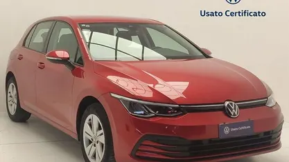 Usata VW Golf VIII Life 110 CV (80 kW) 2022 Rosso Utilitaria