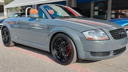 Usata Audi TT Roadster 179 CV (131 kW) 2000 Grigio topo perlato Cabrio
