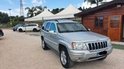 Usata Jeep Grand Cherokee Overland 163 CV (119 kW) 2004 Argento SUV