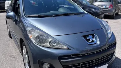 Usata Peugeot 207 Active 92 CV (67 kW) 2011 Grigio Berlina