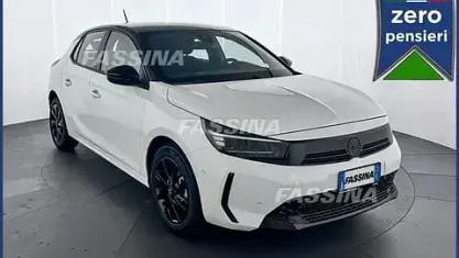 Używany Opel Corsa S 75 KM (55 kW) 2023 Biały Hatchback