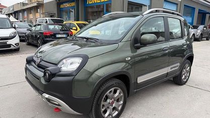 Usata Fiat Panda Cross Cross 90 CV (66 kW) 2018 Verde Utilitaria