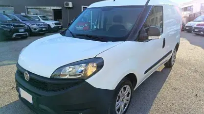 Usata Fiat Doblò Lounge 95 CV (69 kW) 2020 Bianco Monovolume