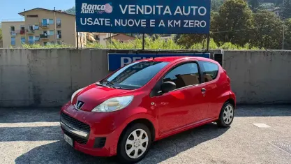 Usata Peugeot 107 68 CV (50 kW) 2009 Rosso Utilitaria