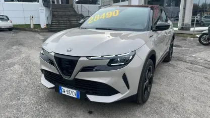 Usata Alfa Romeo GT Junior Edizione Speciale 145 CV (106 kW) 2024 Bicolor SUV