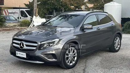 Grigio Usata 2015 Mercedes GLA180 Premium SUV | 13.500 € (Buon prezzo)