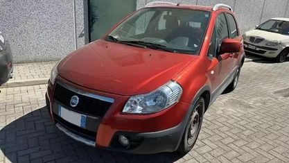 Usata Fiat Sedici Emotion 107 CV (78 kW) 2007 Rosso SUV