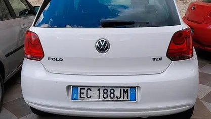 Bianco Usata 2010 VW Polo Comfortline Tre volumi | 4100 € (Ottimo prezzo)