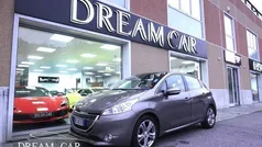 Grigio metallizzato Usata 2013 Peugeot 208 Allure Due volumi | 6990 € (Buon prezzo)