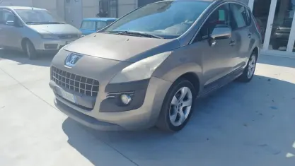 Usata Peugeot 3008 112 CV (82 kW) 2011 Oro Station wagon