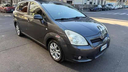 Usata Toyota Corolla Verso 135 CV (99 kW) 2009 Grigio Monovolume