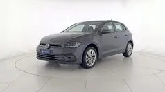 Smoky grey metallizzato Usata 2022 VW Polo Style Tre volumi | 17.900 € (Buon prezzo)