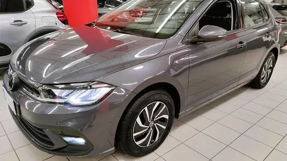 Usata VW Polo Life 95 CV (69 kW) 2025 Grigio scuro Utilitaria