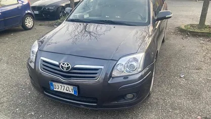 Usata Toyota Avensis 150 CV (110 kW) 2007 Grigio Station wagon
