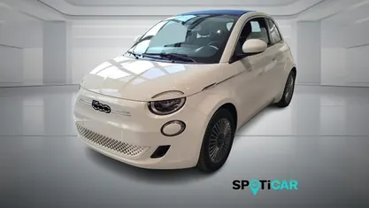 Usata Fiat 500e 86 kW (118 CV) 2024 Bianco Cabrio