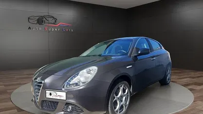 Marrone Usata 2012 Alfa Romeo Giulietta Exclusive Tre volumi | 4900 € (Buon prezzo)
